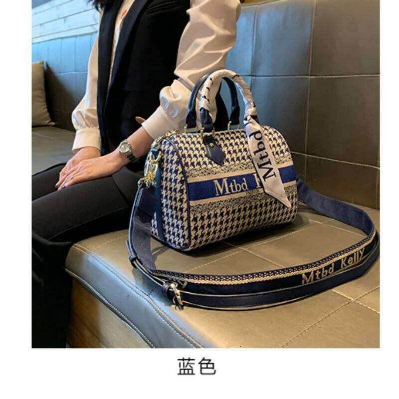 Women's large canvas handbag fashionable simple pillow Large capacity crossbody bag