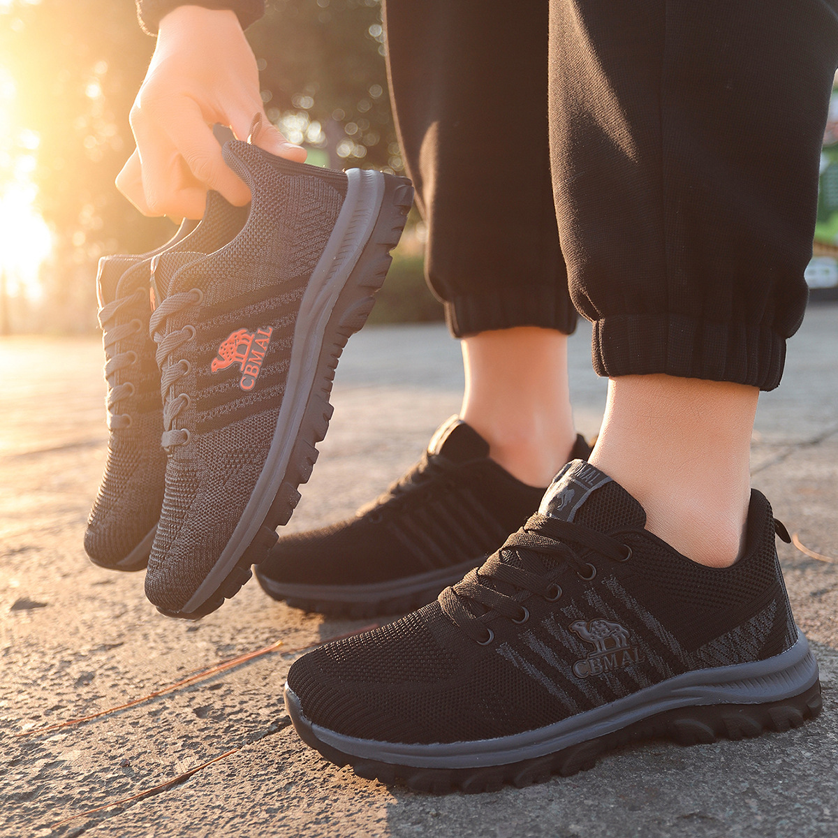 Men's New Mesh Breathable Fabric Hiking Lightweight Non-Slip Wear-Resistant Middle-Aged and Elderly Walking Low-Cut Cold Adhesive Shoes