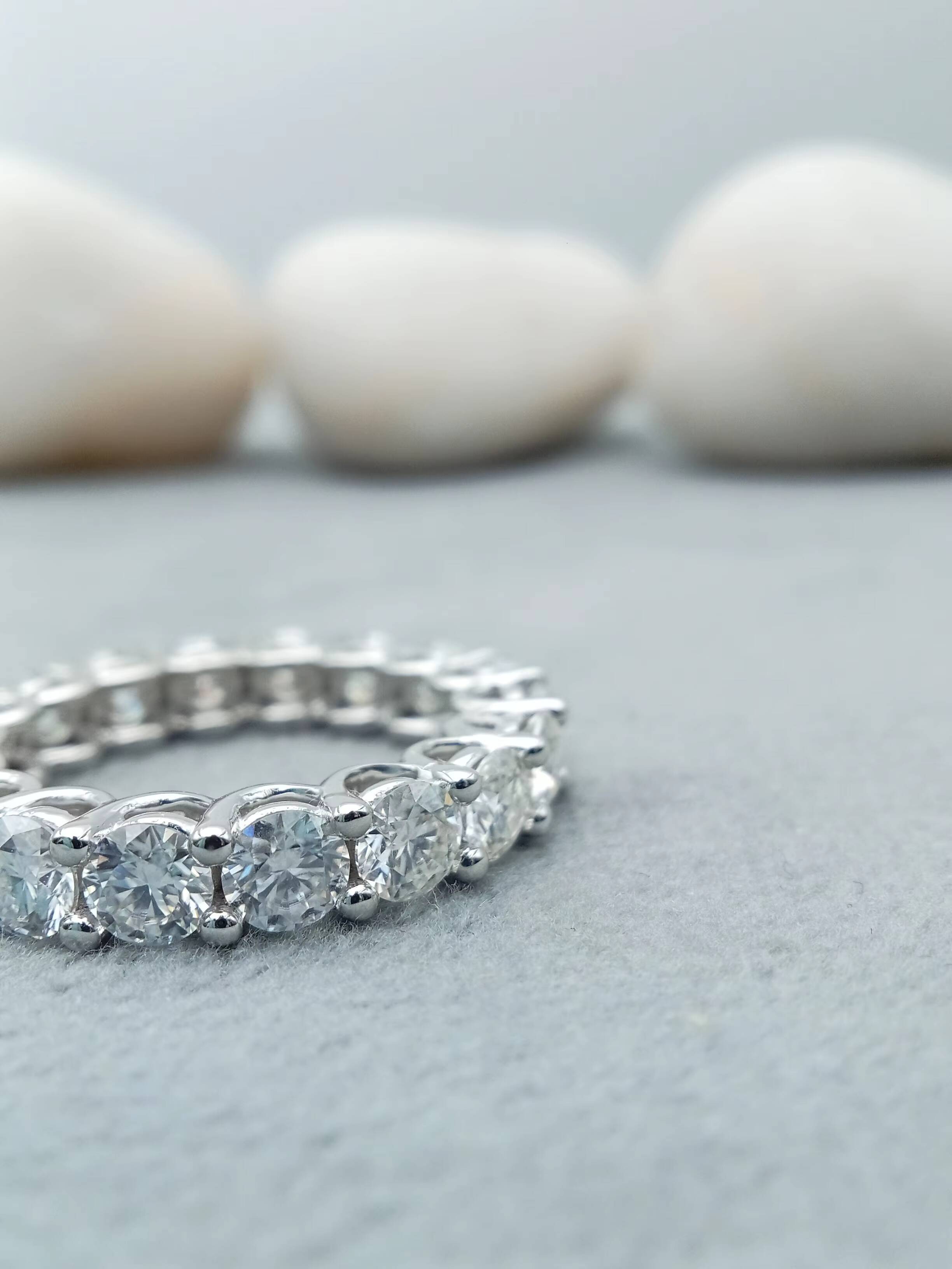 Customized Luxurious Jewelry WEDDING BAND ROUND DIAMOND 10K 14K 18K White Gold Lab Grown Diamond Ring