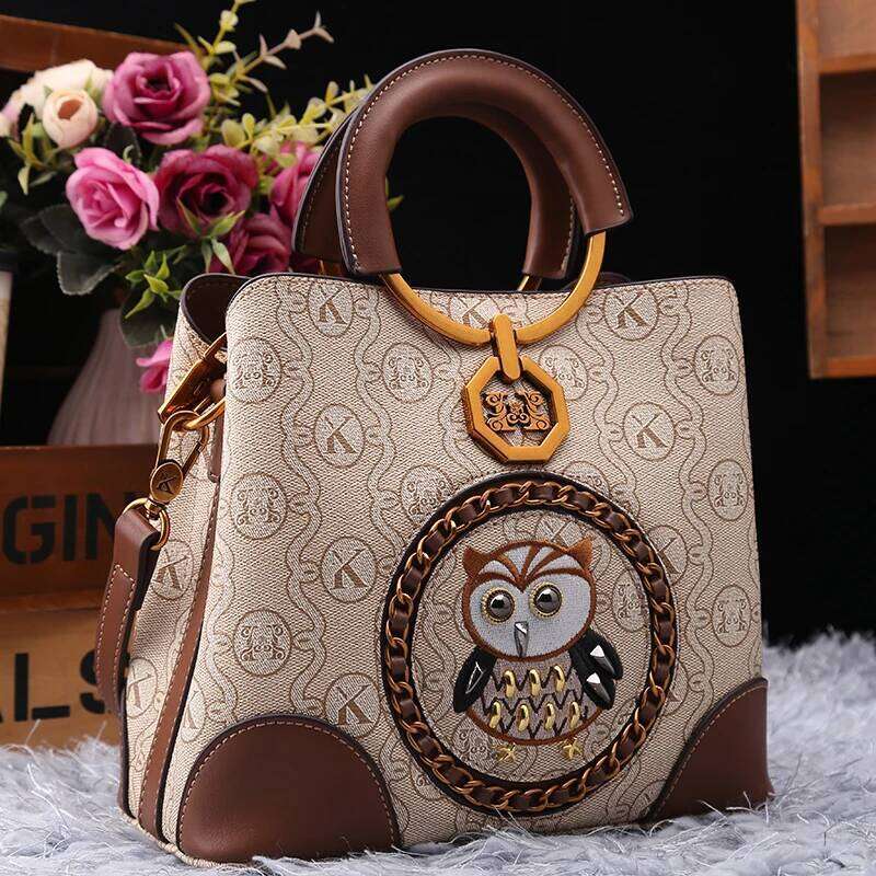 Light luxury brand women's handbag 2025 new autumn and winter high-end designer single shoulder crossbody fashion bucket bag