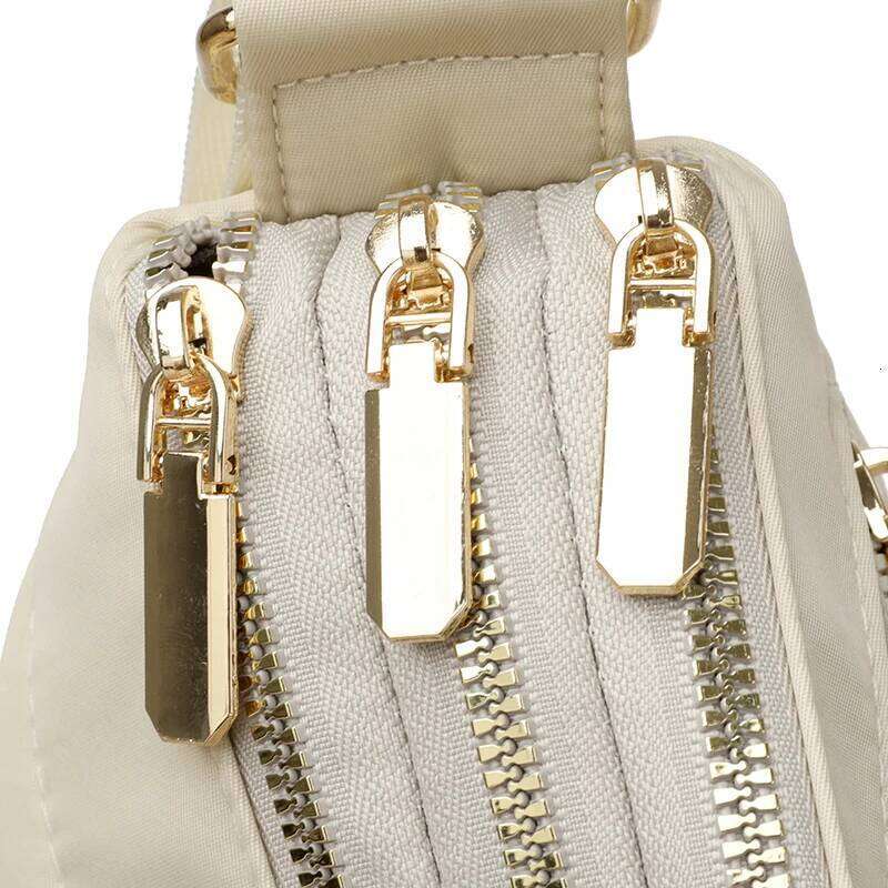 Cross-border new style women's crossbody bag, large capacity, fashionable embroidery, single shoulder bag with multiple compartm