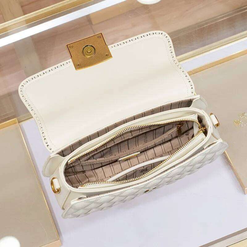 Light luxury brand women's single shoulder underarm for autumn and winter 2025, designer high-end fashion crossbody bag XJ260131