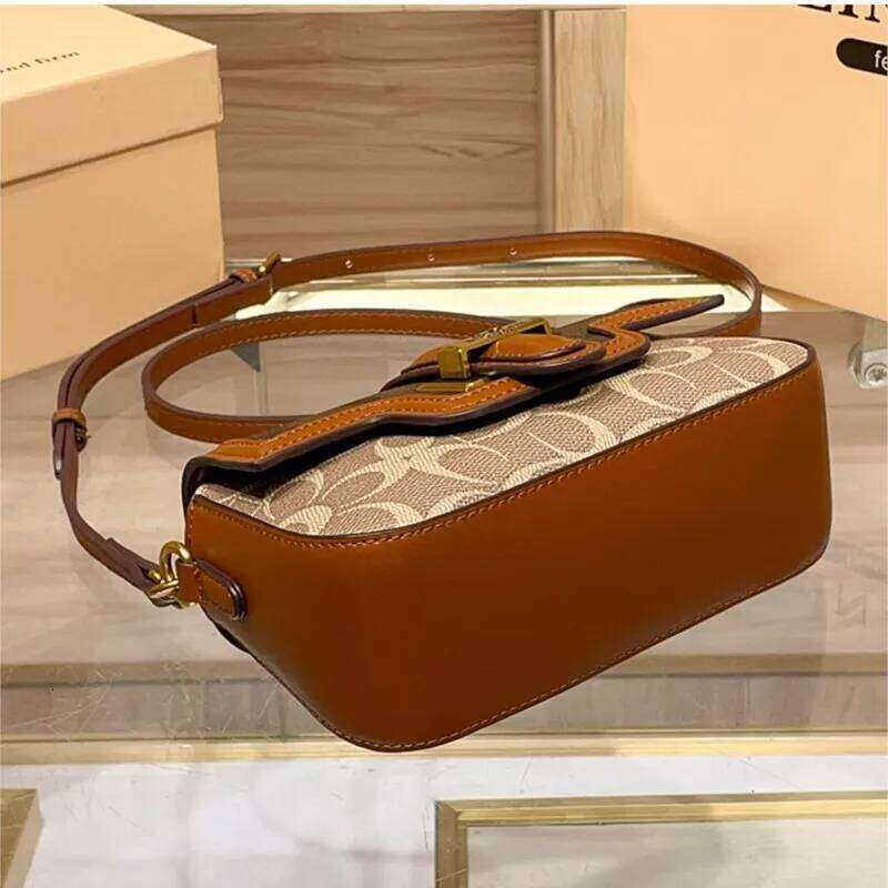 Ladies' Handheld Small 2025 New Light Luxury Niche Design Contrasting Color High End Commuter Shoulder Cross Bag