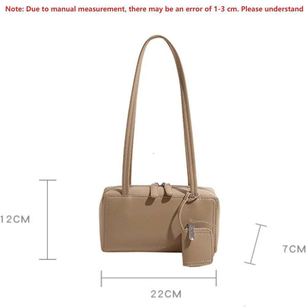 Autumn Winter High-End Sensation 2026 New Fashion Commuter Square Retro Oil Wax Leather Small Bag Women's Single Shoulder