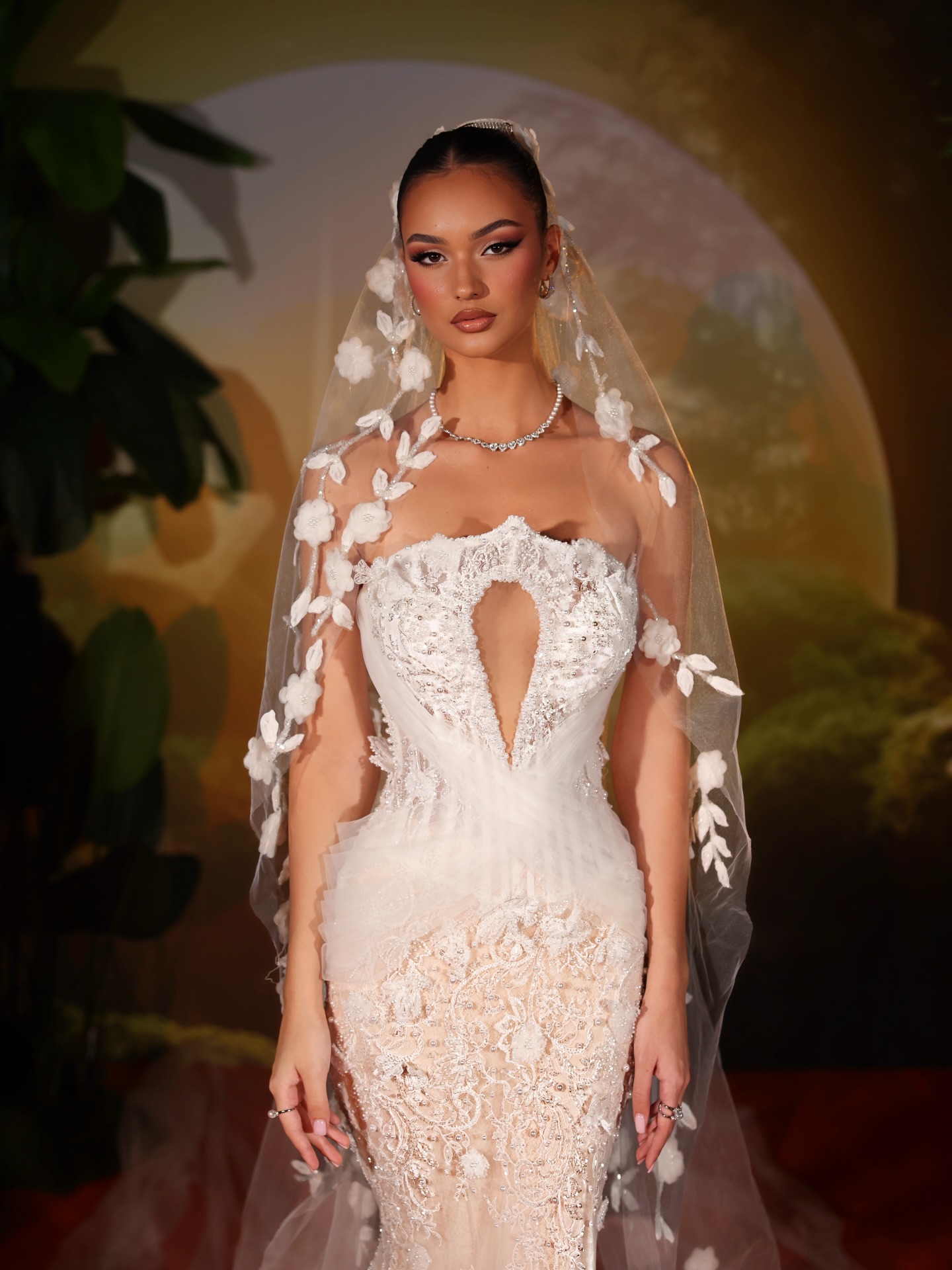 Elegant Mermaid Wedding Dress Strapless Sleeveless Bridal Gowns Pearls Beaded Sequins Sweep Train Dresses Custom Made vestidos de novia