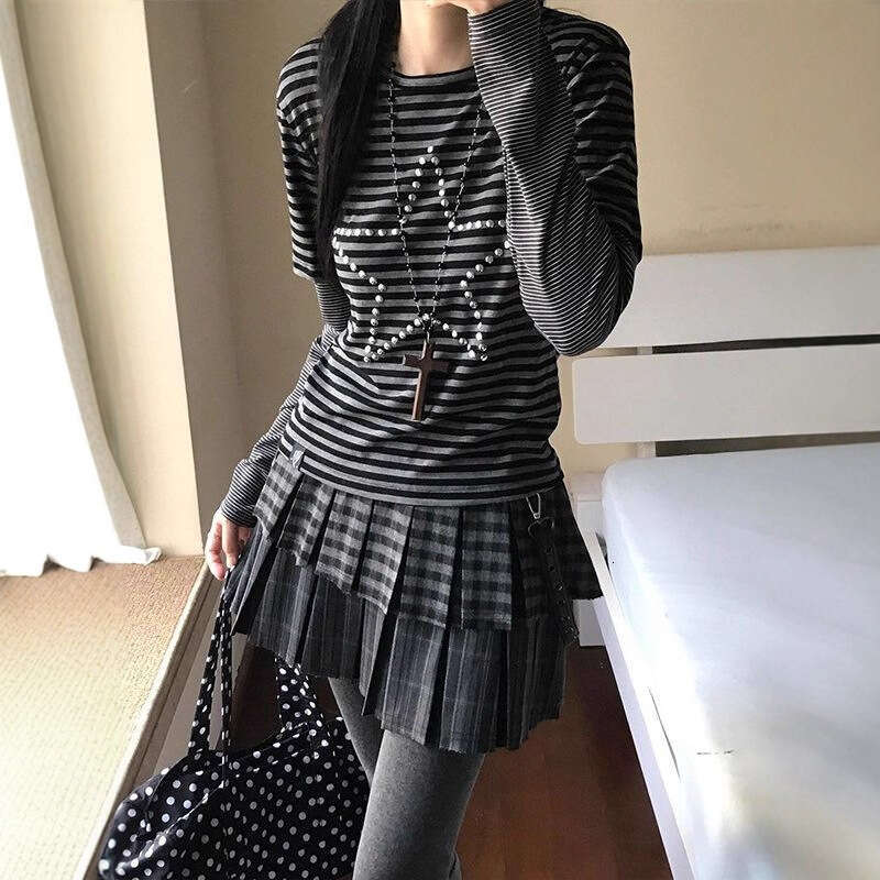 Subculture Striped Fake Two-Piece Patchwork Long Sleeve Round Neck T-Shirt For Women Early Autumn Outfit Star Rhinestone Chic Top