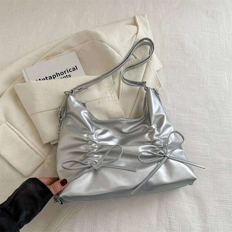 Pleated Bow Commuter Tote Women's daily commuting bag Versatile Commute Underarm Bag Solid Color Female Handbags Purse XJ260130