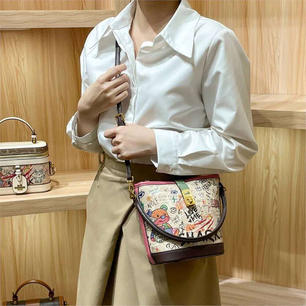 Women's handbag 2025 autumn/winter new designer high-end water bucket bag, fashionable and versatile single shoulder crossbody