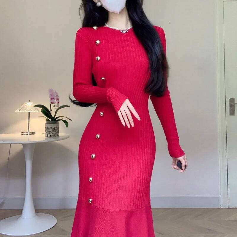 2023 Women's Autumn and Winter Pullover Round Neck Spliced Button Screw Long Sleeved Thread Knitted Slim Fit Solid Color Dress XJ260131