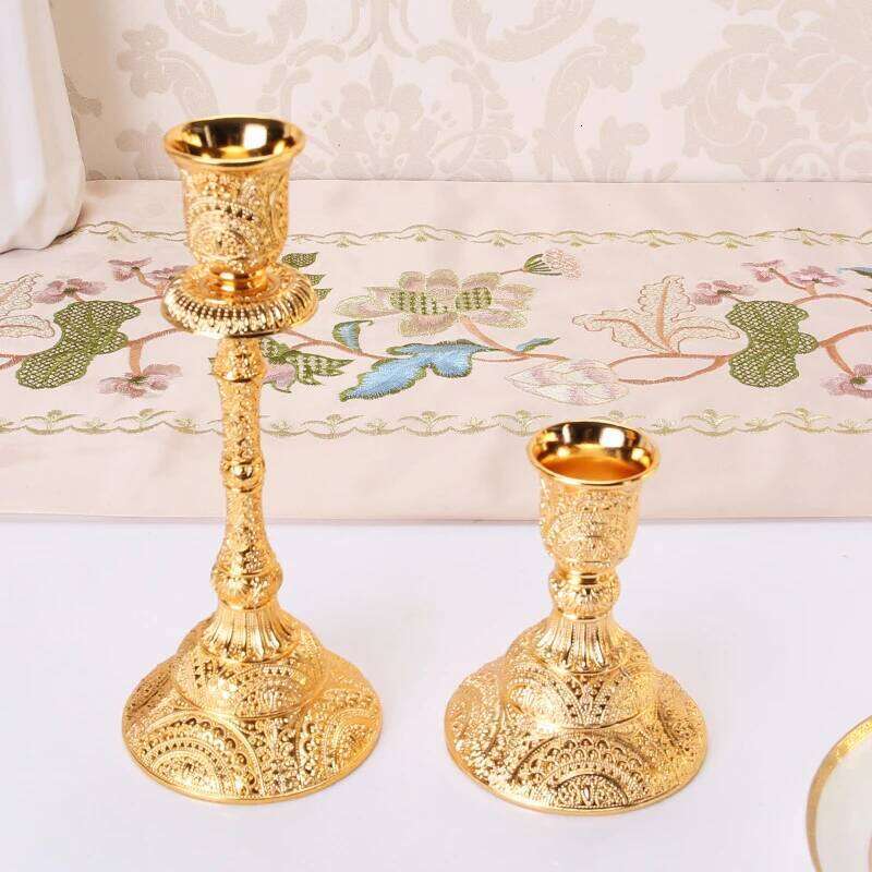 Small Gold Metal Wedding Candlestick European Candle Holder Table Candlelight Dinner Hotel Home Decor Anniversary Candelabrum Y260131