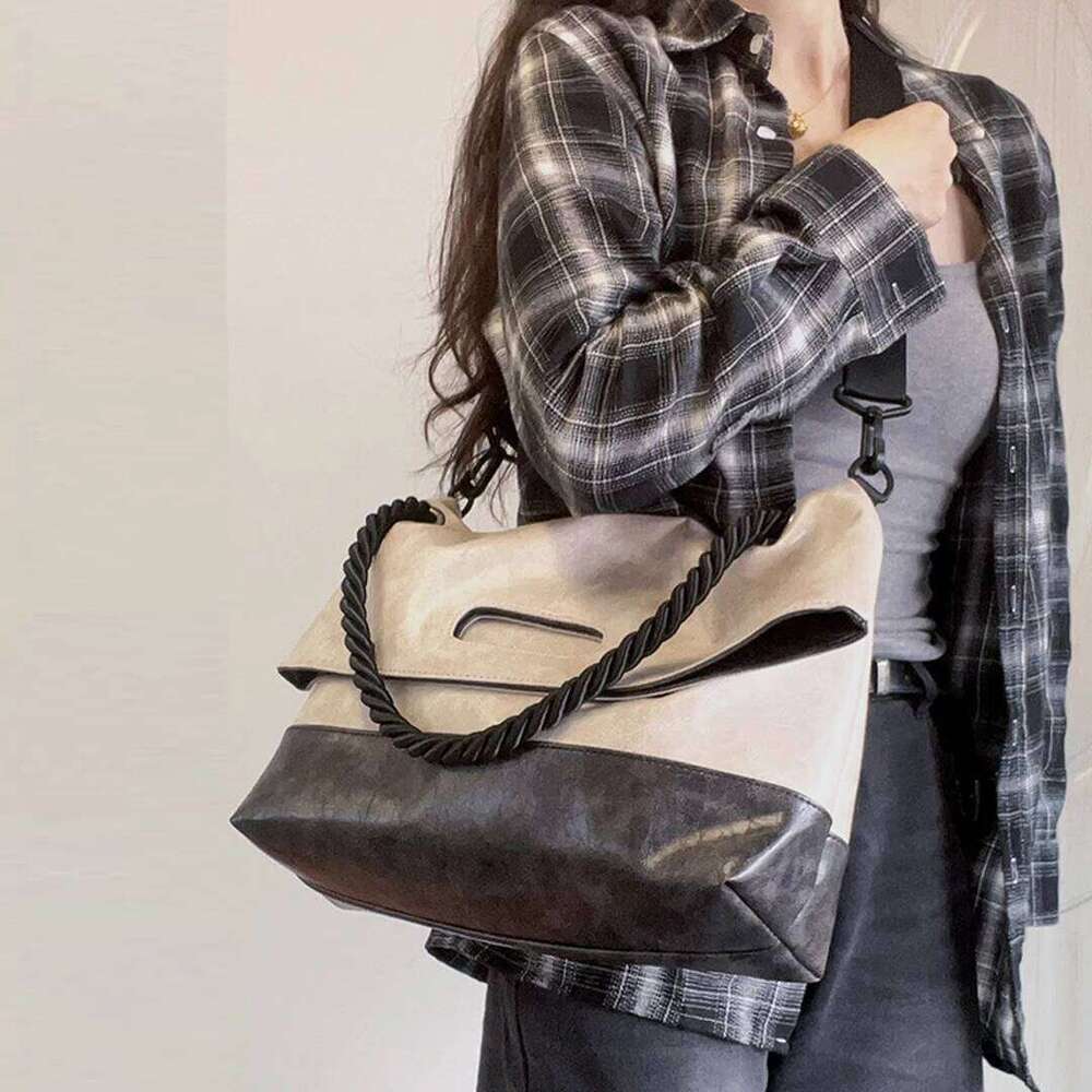 Large capacity contrasting color for women 2024 new fashionable commuting tote versatile casual shoulder crossbody bag XJ260131
