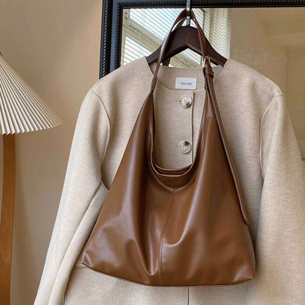 Light Brown Women's Trendy Winter Single-Shoulder Bag, Large-Capacity, High-Quality and Fashionable Solid-Color Pu New Tote Bag XJ260131