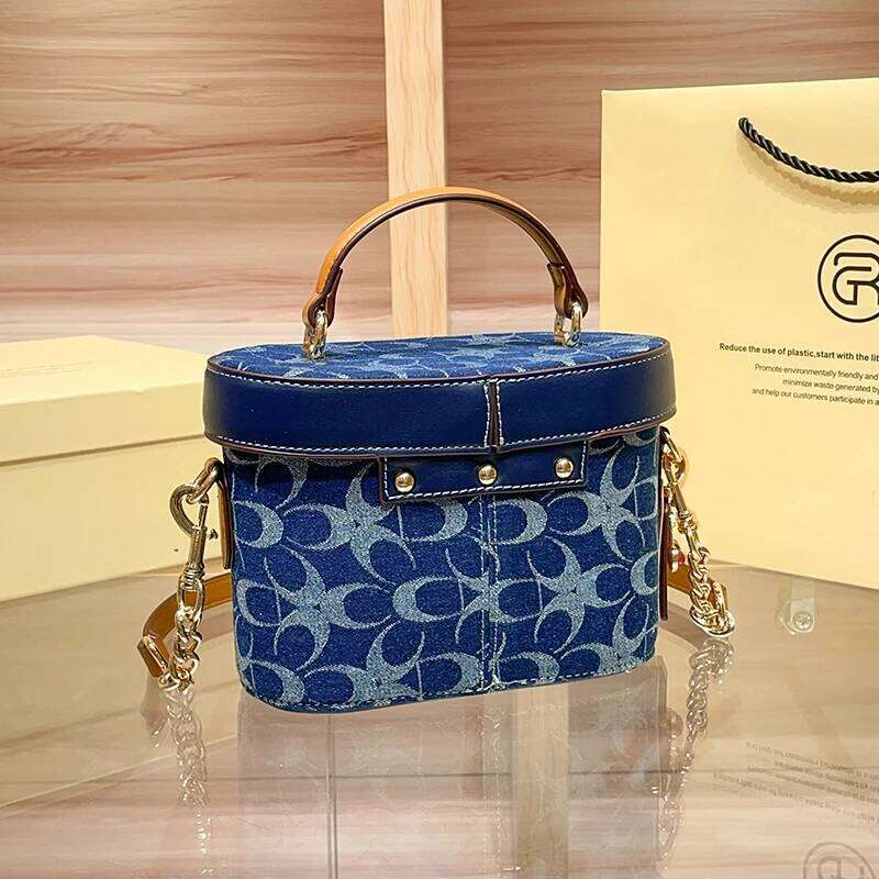 Brand denim hand-held bucket women's 2025 new fashionable and versatile shoulder lunch box bag, crossbody bag