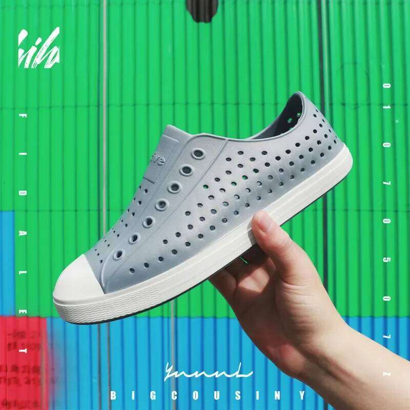 EVA Anti-slip Sports Slipper Big Child Sandal Unisex Garden Hole Shoe Summer Men Women Sandals Beach Wading Hollow Shoes Y260128