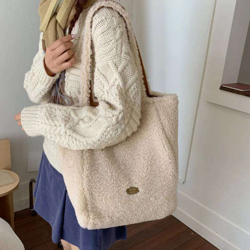Fluffy Dachshund Simple Crossbody Women Large Capacity Commuting Shoulder Comfortable and Versatile Texture Bucket Bag XJ260131