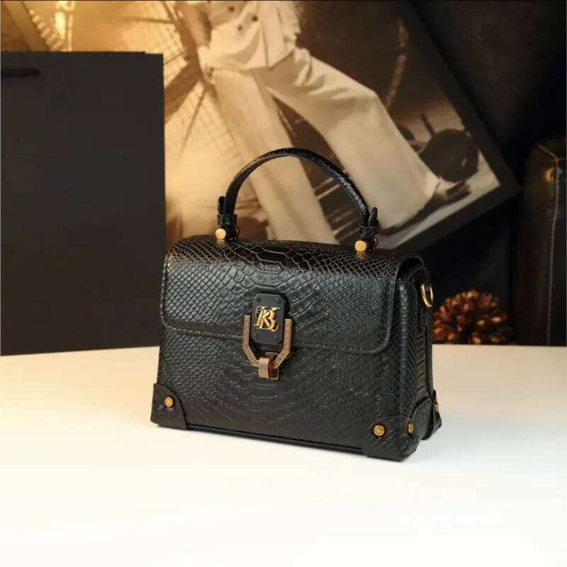 2025 New Fashionable Women's Handbag with High Grade Serpentine Pattern Light Luxury Exquisite Single Shoulder Crossbody Bag