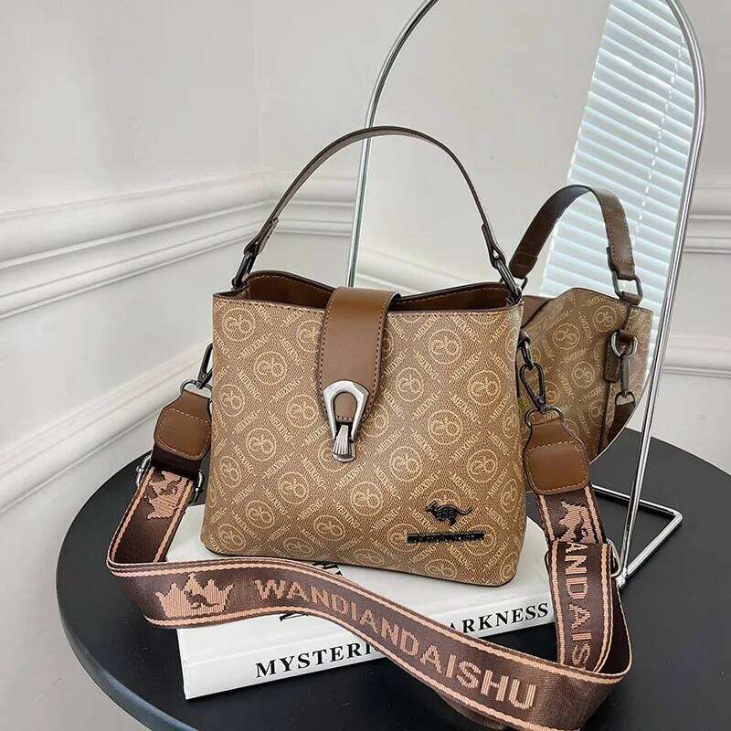 Vintage Women's Bucket Shoulder Bag Fashionable versatile crossbody bucket bag Large capacity and comfortable wide shoulder