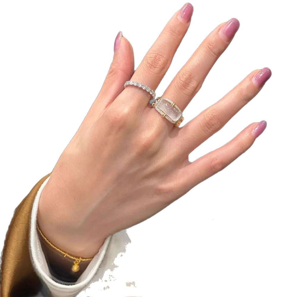 Vintage Small Sugar Cube Diamond-Studded for Women, Niche Fashion, Light Luxury, High-End Feel Ring