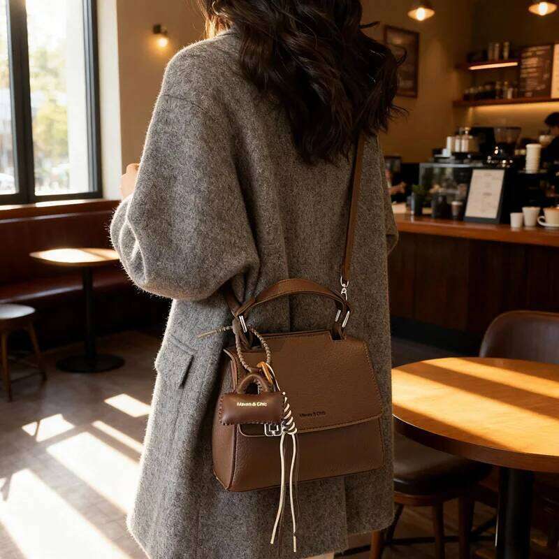 Cross-Border Foreign Trade Hot Sale Winter New Solid Color Tote Female Fashionable RetroPUShoulder Crossbody Bag XJ260131