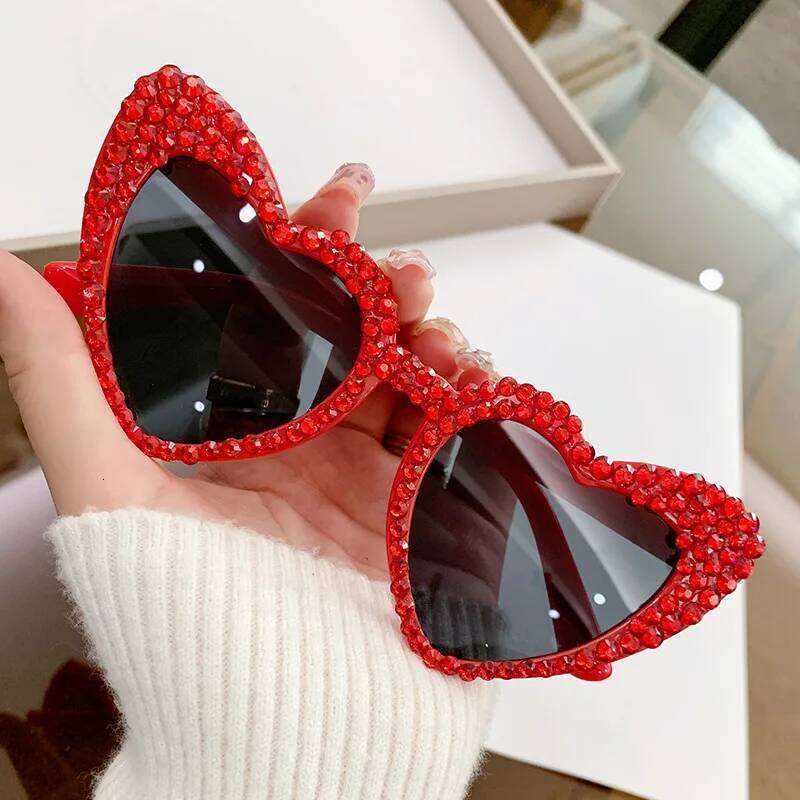 Women Pink Diamond Frame Heart Shape Sunglasses UV400 Light Luxury Brand Sun Glasses for Ladies Wedding Party Fashion Eyewear H260130