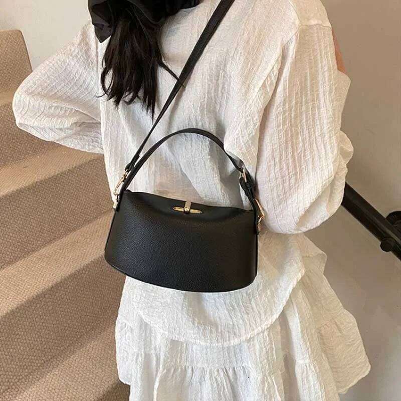 Fashion Handbag Soft Versatile Shoulder Messenger 2025 Super Hot Yellow Portable Bucket Bag Niche Brand Women's