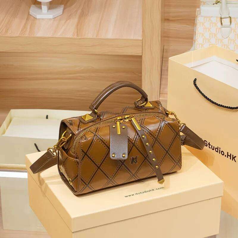 Light luxury brand pillow bag, women's 2024 new autumn and winter high-end handbag, single shoulder crossbody