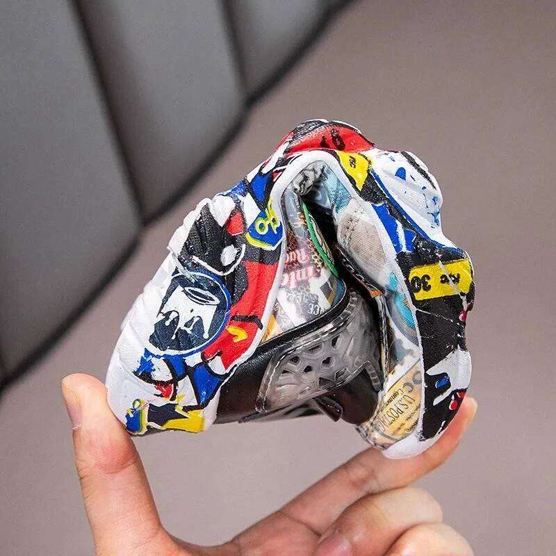 Size 26-36 Children Sports Sneakers for Girls Kid Cartoon Graffiti Pattern Casual Shoes Boys Basketball Shoe chaussures de sport Y260128