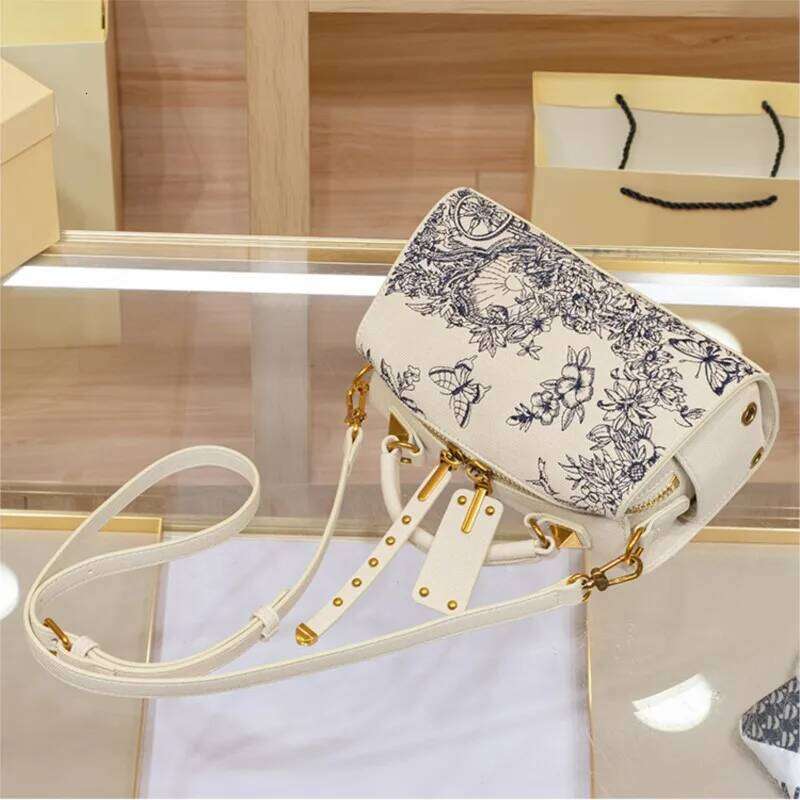 Pillow Bag, Women's 2024 New Single Shoulder Crossbody Handbag, Designer's High Level Sense
