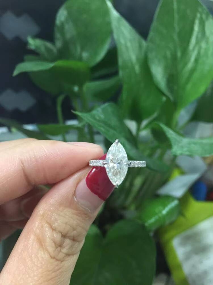 Wuzhou Moissanite 14k Gold Ring 2ct Marquise Shape Moissanite and Side Lab Diamond Ring in Stock
