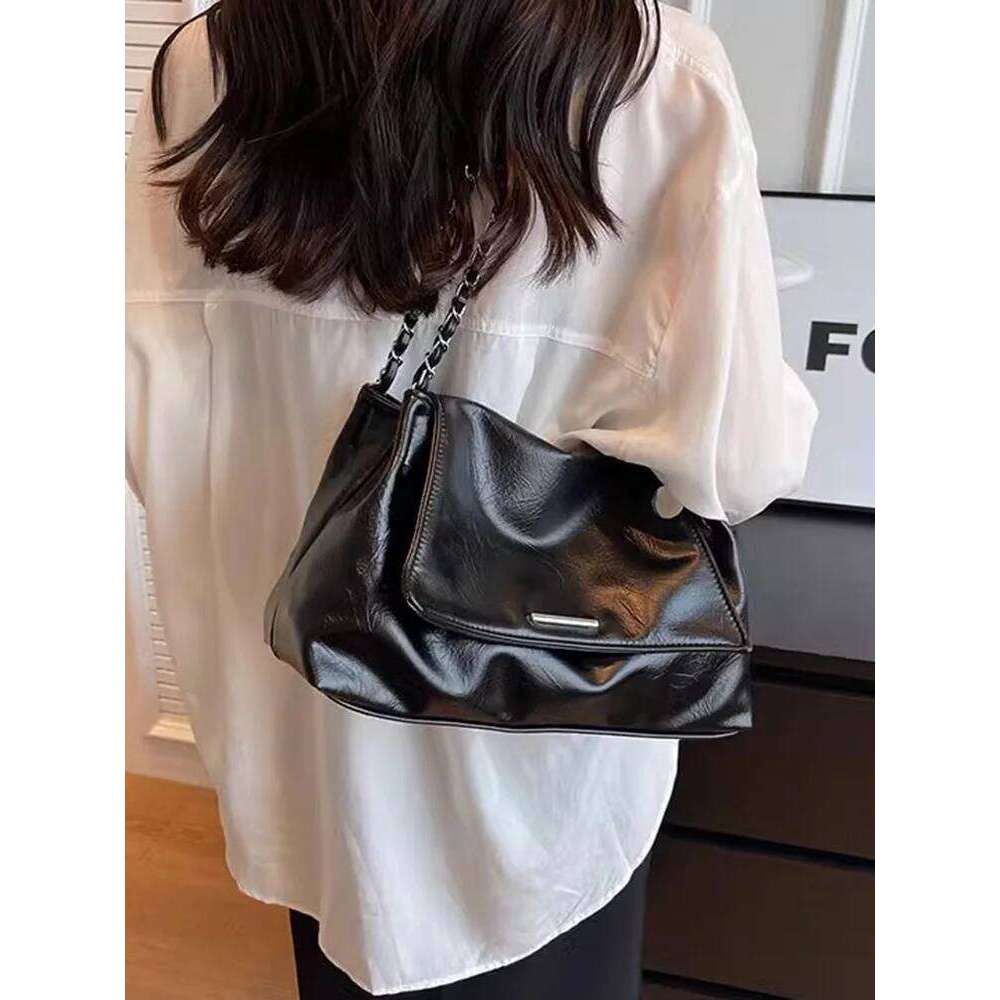 Casual Soft Surface Large Capacity Women 2026 New All-Match Chain Messenger Popular Silver Shoulder Bag Handbag