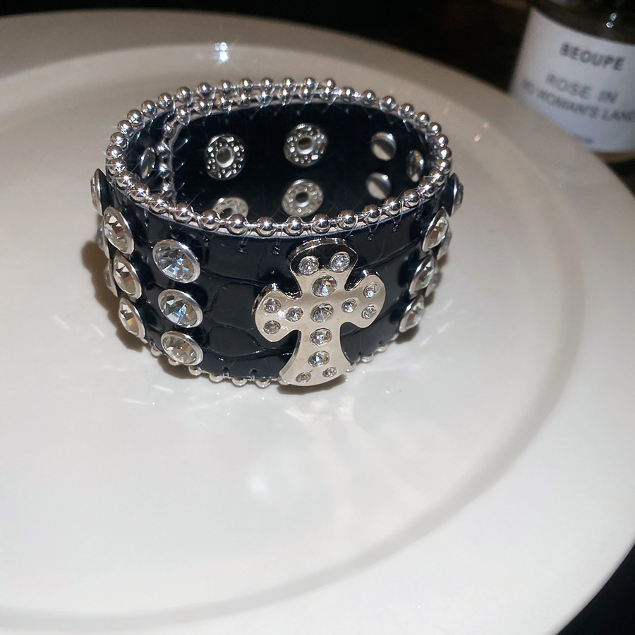 European and American Cross-Border Diamond-Studded Cross Buckle Personalized Fashion Sweet Cool Style Bracelet, Unique Design Niche Jewelry for Women - view 8