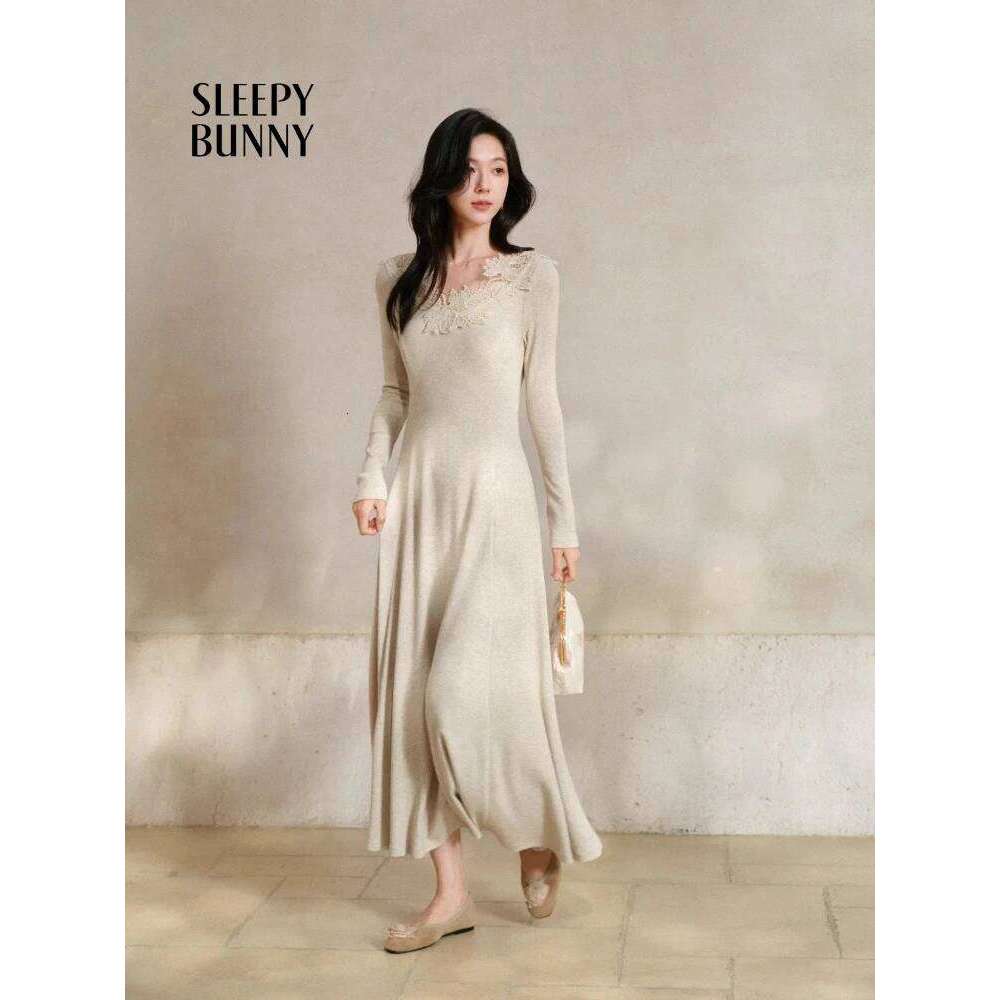 Elegant Lace Knit Long Sleeve V-Neck Maxi Dress Warm Slim Fit French Style Winter Outfit for Petite Women Layering Look XJ260131