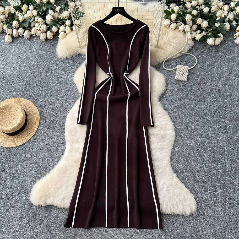 YuooMuoo Dresses 2025 Woman French Style Luxury Patchwork Knitted One Piece Autumn Winter Lady Long Sleeve Maxi Dress XJ260131