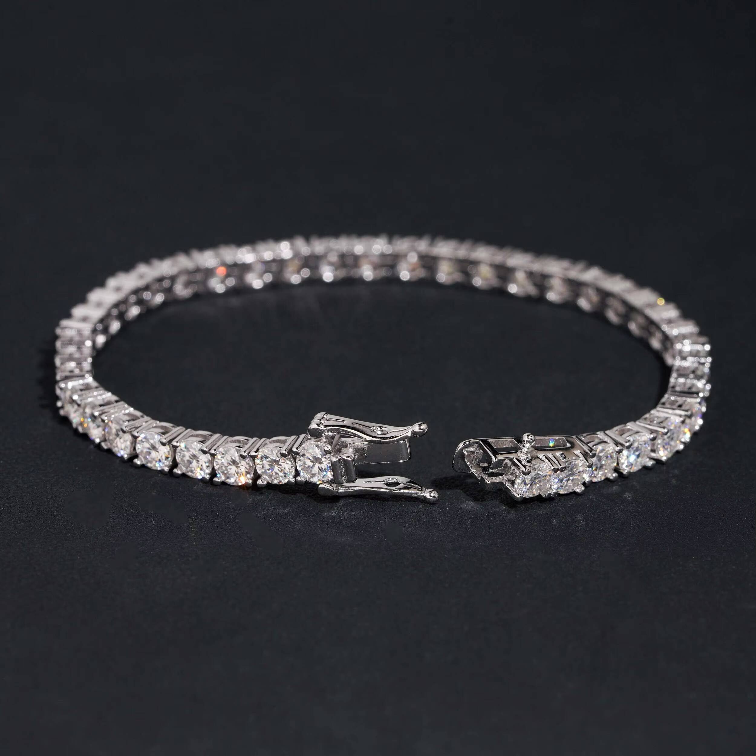 IGI Certificated Unisex Iced Out Solid Silver VVS Lab Diamond Tennis Bracelet 3MM 10 Pointer