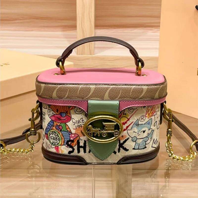 Ladies' handbag, high-end chain women's 2025 new retro carriage hand-held crossbody cylindrical bag, water bucket bag