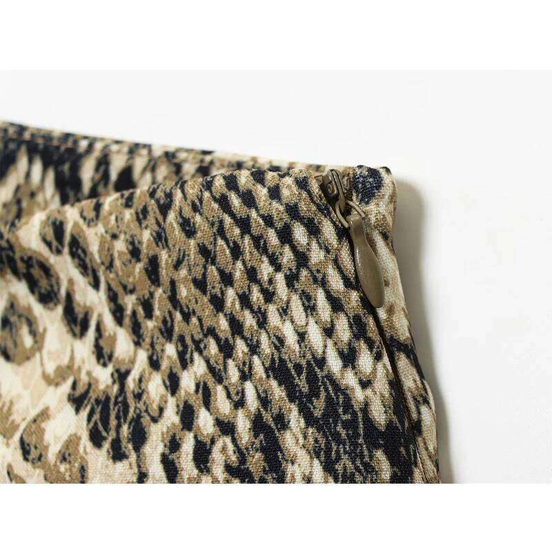 Autumn New Women's Short 2025 French Minimalist Style High Waist Asymmetric Metal Decorative Casual Mini Skirts Shorts XJ260131