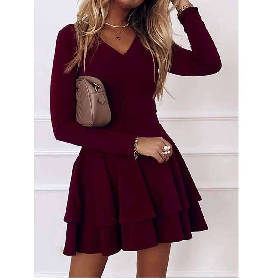 New V-neck Solid Color Mid-waist Pullover Spliced Bottom Fashionable Versatile Style Long-sleeved Women's Dress XJ260131