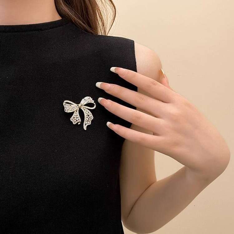 Gold-Plated Inlaid Diamond Bowknot Zircon Wholesale Light Luxury Niche High-End Creative Accessory Versatile Fashion Brooch