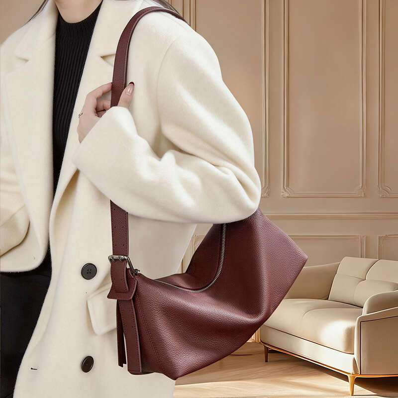 Luxury Shoulder Bags Totes Hobo Cross Border Belt Buckle New Top Layer Cowhide Genuine Dumpling Classic Vegetable Tanned Leather Single Crossbody Wome