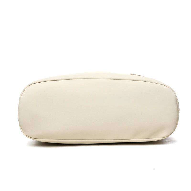 Polyester lightweight multi-layer large-capacity nylon bag for ladies, casual, water-resistant, portable, fashionable, single-sh