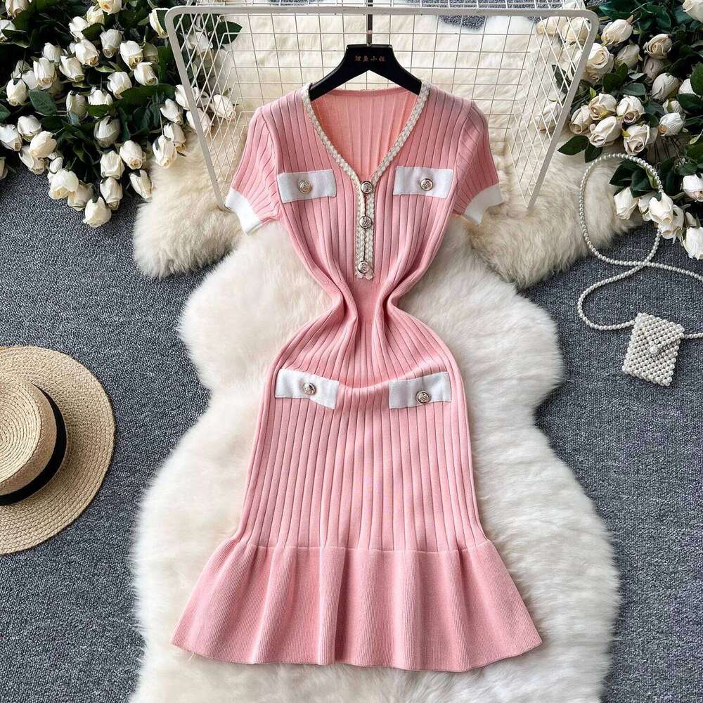 YuooMuoo Brand Fashion Knitted Mermaid 2026 New Elegant V-neck Buttons Ribbed Sweater Dress Lady Bodycon Party Vestidos XJ260131