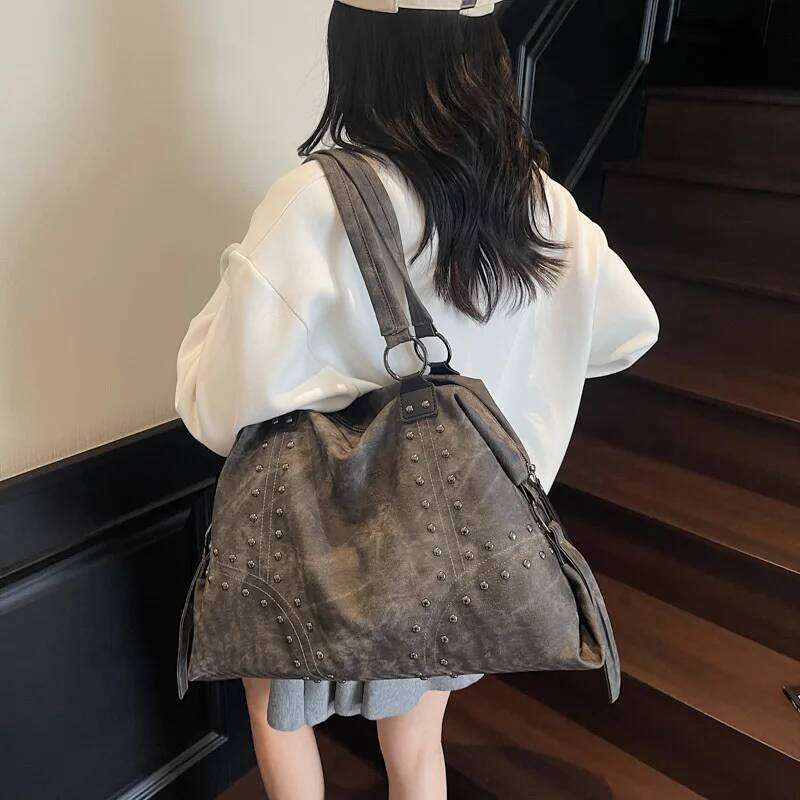 2025 Autumn Soft Leather Shoulder For Women Rivet Casual Tote Large Capacity Crossbody Bags Ladies Commuting Handbags XJ260131