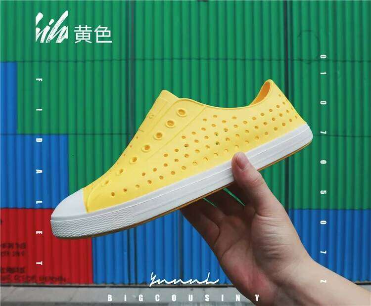 EVA Anti-slip Sports Slipper Big Child Sandal Unisex Garden Hole Shoe Summer Men Women Sandals Beach Wading Hollow Shoes Y260128