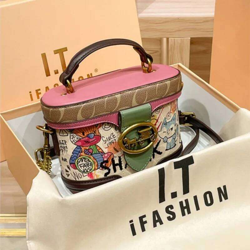 Ladies' handbag, high-end chain women's 2025 new retro carriage hand-held crossbody cylindrical bag, water bucket bag