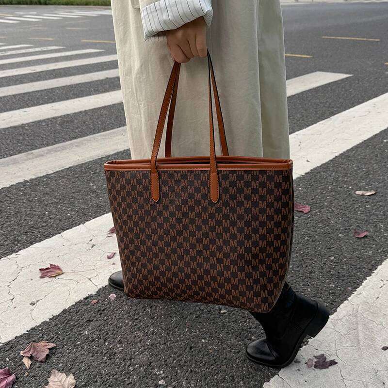 High-end style - 2025 new trendy and luxurious women's bags, crossbody bags with large capacity, suitable for daily c