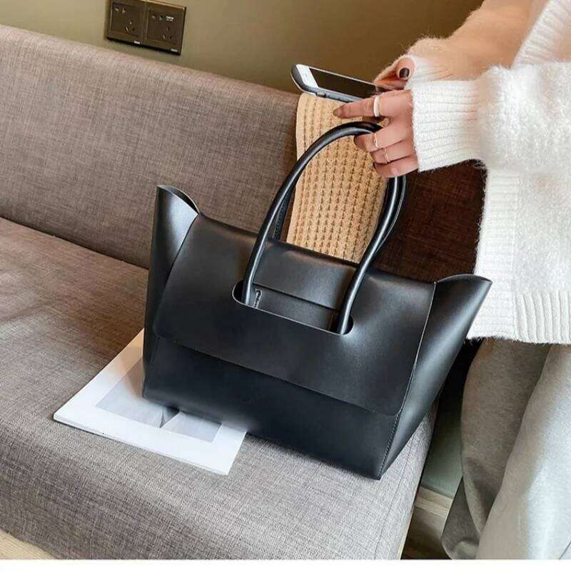 Women's Large Capacity Commuter Retro Shoulder Versatile Minimalist Solid Colour Laptop Bag