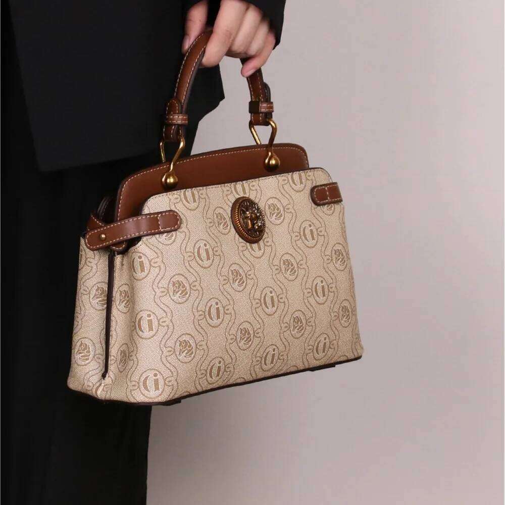 2025 New Light Luxury Fashion Handbag Vintage Old Flower Single Shoulder Crossbody Bag Commuter Multi functional Large Capacity