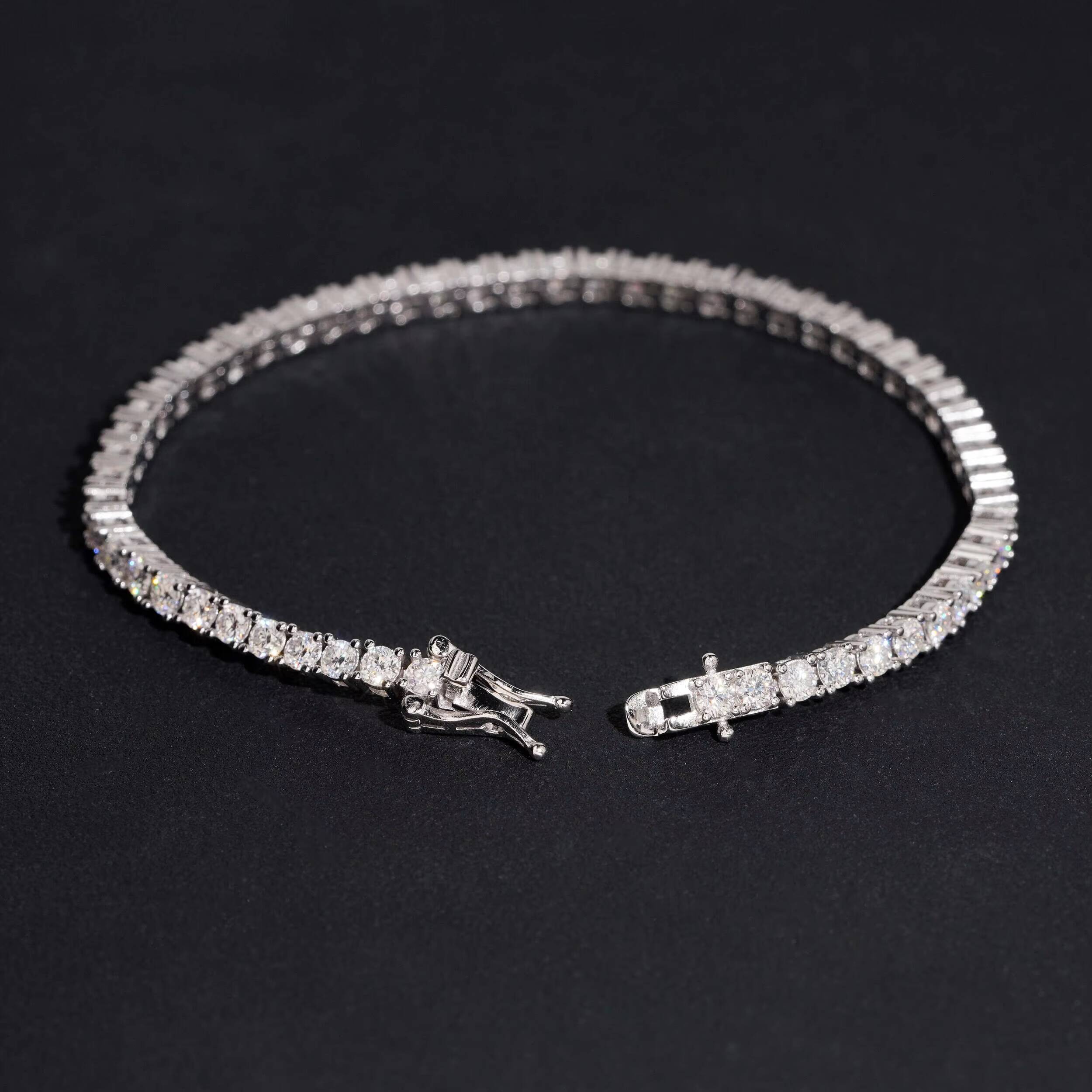 IGI Certificated Unisex Iced Out Solid Silver VVS Lab Diamond Tennis Bracelet 3MM 10 Pointer