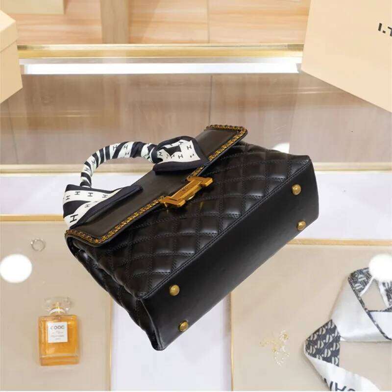 Women's diamond grid handbag, women's 2024 new spring/summer high-end small square bag, designer crossbody bag