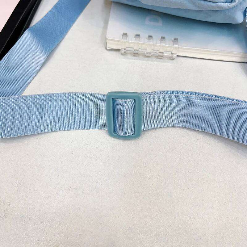 Korean style high-value mobile phone for women, casual and simple water bottle, umbrella, portable commuting crossbody bag